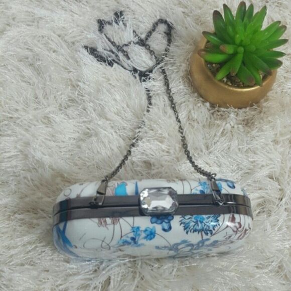 Hearty  Trendy Clutch  color white and blue - Picture 3 of 4